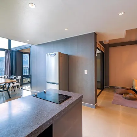 Geoje Highend Spa Pension Exterior photo